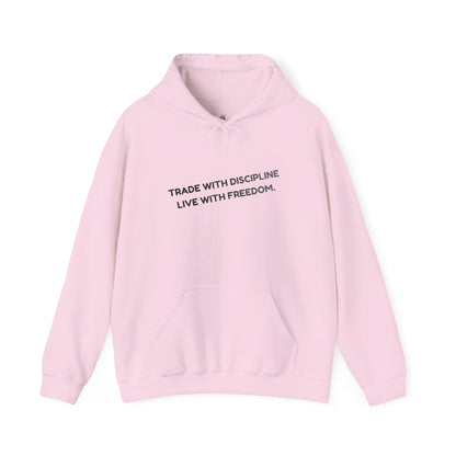 Sudadera con Capucha — "Opera con Disciplina, Vive con Libertad" Pullover Motivacional Minimalista