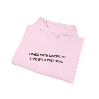 Sudadera con Capucha — "Opera con Disciplina, Vive con Libertad" Pullover Motivacional Minimalista