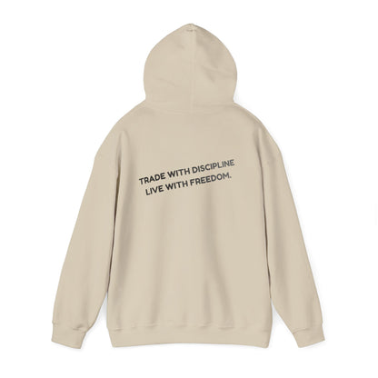 Sudadera con Capucha — "Opera con Disciplina, Vive con Libertad" Pullover Motivacional Minimalista